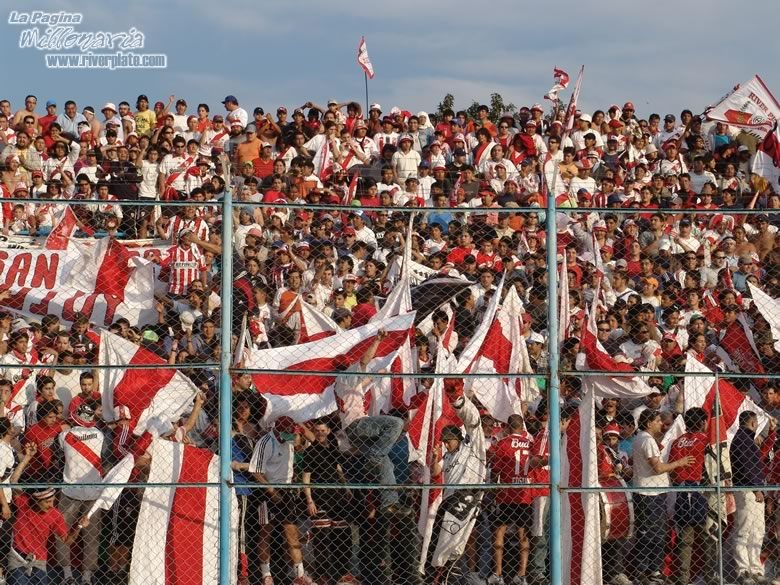 Gimnasia de Jujuy vs River Plate (AP 2005) 6