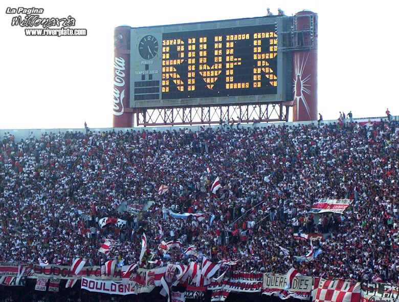 River Plate vs Lanus (CL 2005) 17