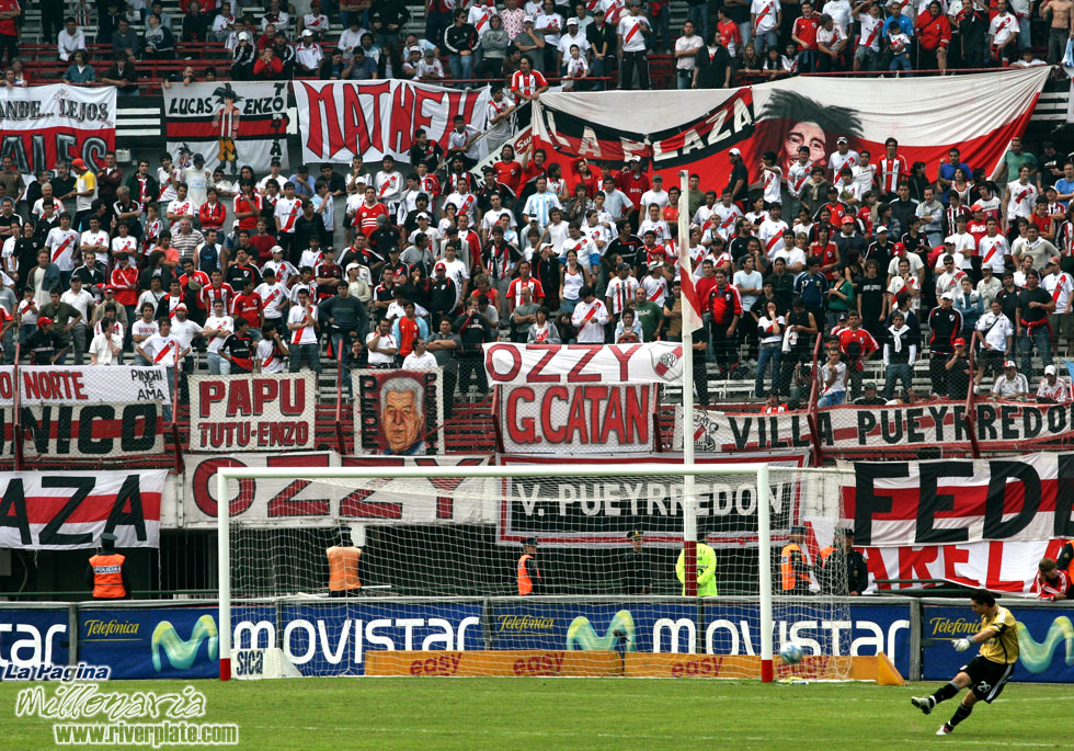 River Plate vs Argentinos Juniors (CL 2008) 12