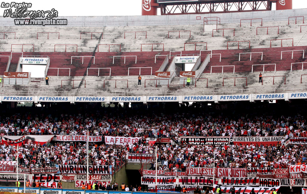 River Plate vs Argentinos Juniors (CL 2008) 13