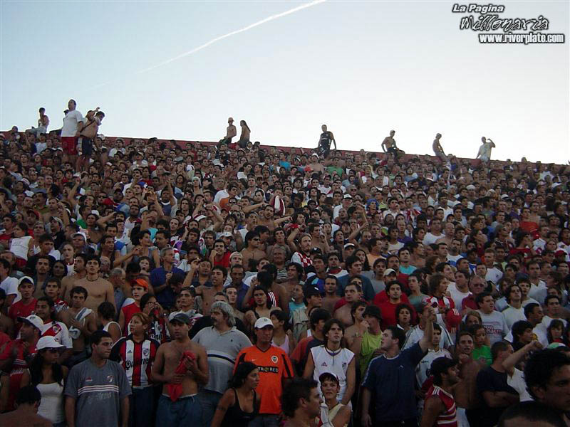 Colón vs River Plate (CL 2005) 4