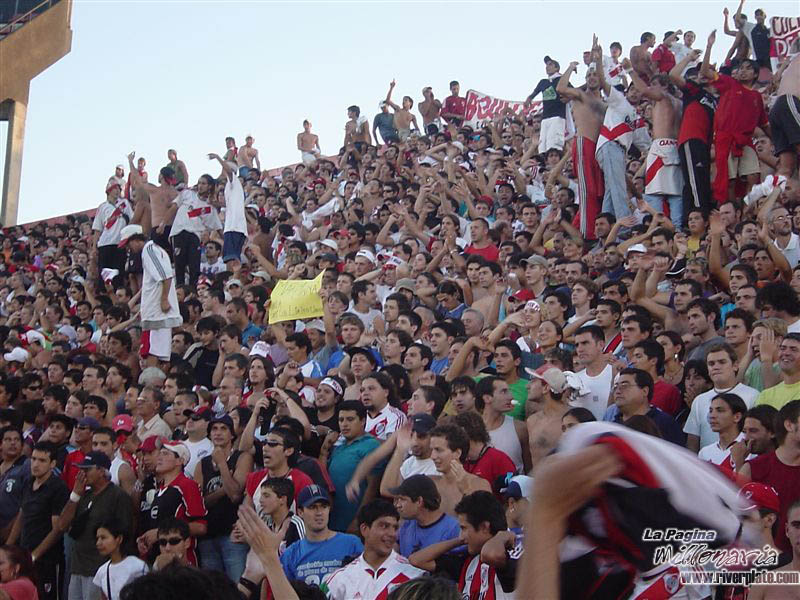 Colón vs River Plate (CL 2005) 5