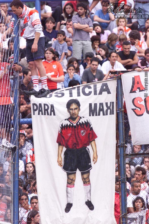 Gimnasia LP vs. River Plate (AP 2000) 2