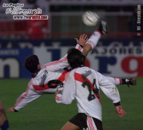 River Plate vs. Velez Sarsfield (AP 2000) 8