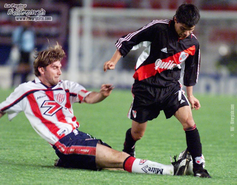 River Plate vs. Union Sta Fe (AP 2000) 3