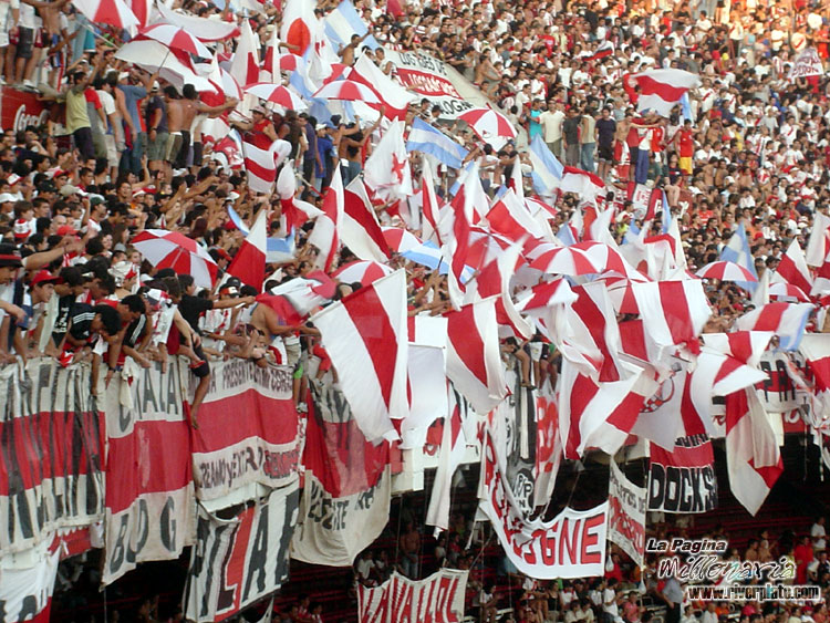 River Plate vs Banfield (CL 2005) 3