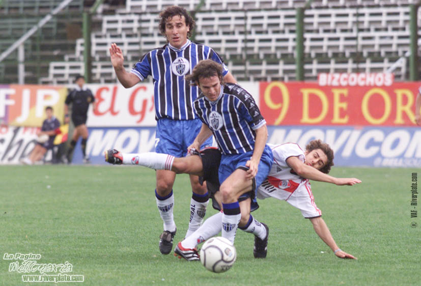 Almagro vs. River Plate (AP 2000) 4