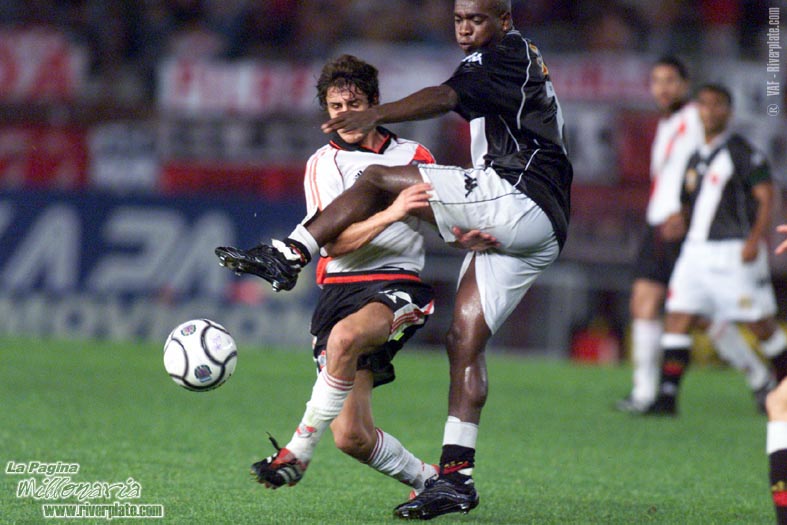 River Plate vs. Vasco da Gama (CM 2000) 9