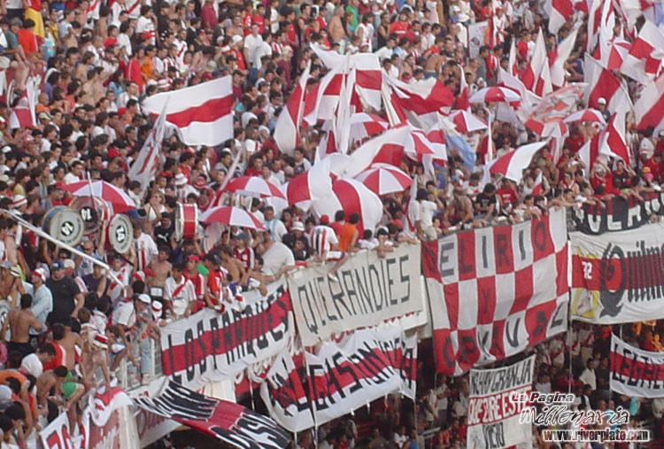 River Plate vs Banfield (CL 2005) 6