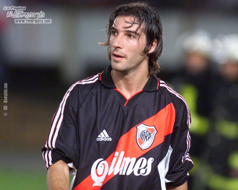River Plate vs. Union Sta Fe (AP 2000) 10