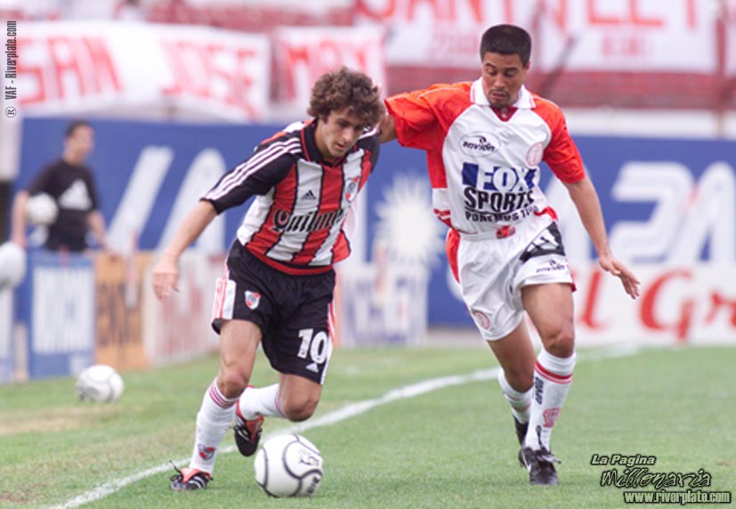 River Plate vs. Huracan (AP 2000) 7