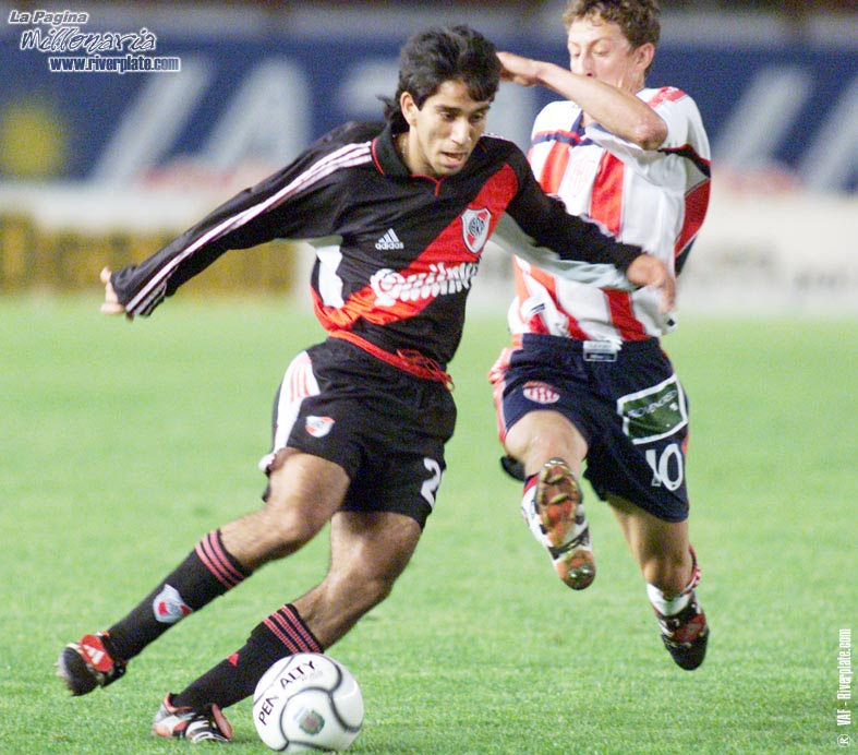 River Plate vs. Union Sta Fe (AP 2000) 11