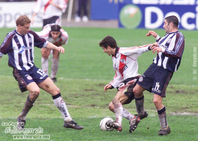 River Plate vs. Talleres Cba (AP 2000) 13