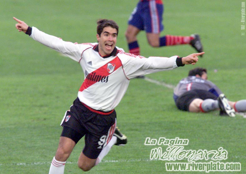 River Plate vs. San Lorenzo (AP 2000) 15