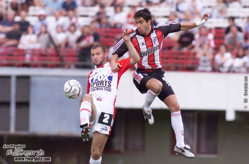 River Plate vs. Huracan (AP 2000) 12