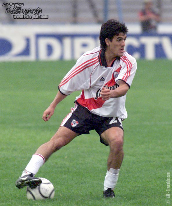 Gimnasia LP vs. River Plate (AP 2000) 16