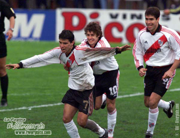 River Plate vs. Rosario Central (AP 2000) 22