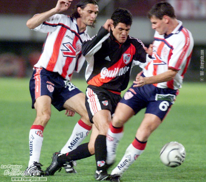 River Plate vs. Union Sta Fe (AP 2000) 18