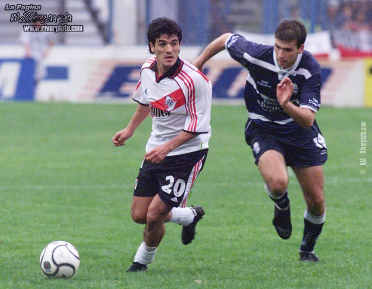 Gimnasia LP vs. River Plate (AP 2000) 17