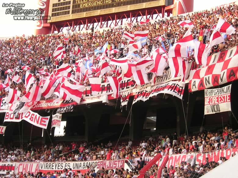 River Plate vs Banfield (CL 2005) 12