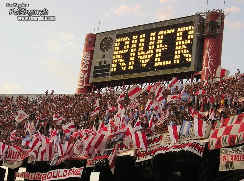 River Plate vs Banfield (CL 2005) 14