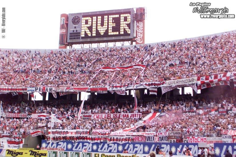 River Plate vs. Huracan (AP 2000) 22