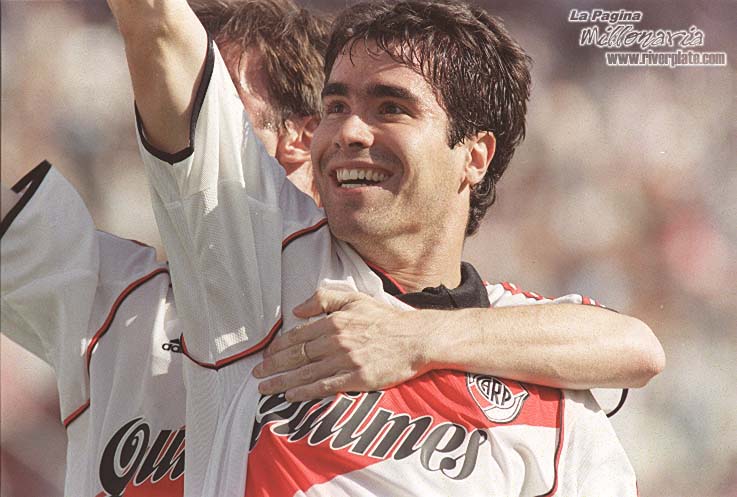 Lanus vs. River Plate (AP 2000) 9