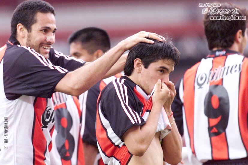 River Plate vs. Huracan (AP 2000) 24