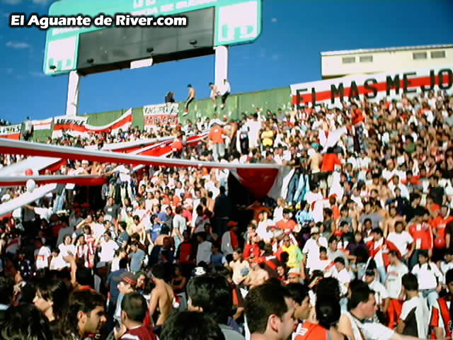 Chacarita Jrs vs River Plate (AP 2001)
