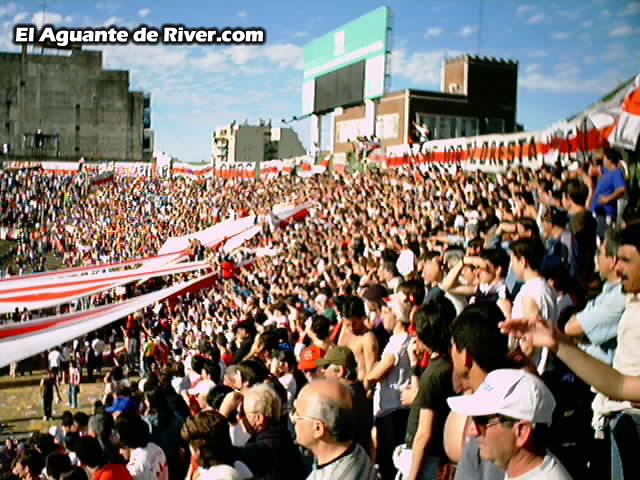 Chacarita Jrs vs River Plate (AP 2001) 2