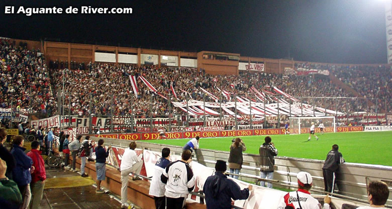 Chacarita Jrs vs River Plate (AP 2002) 3