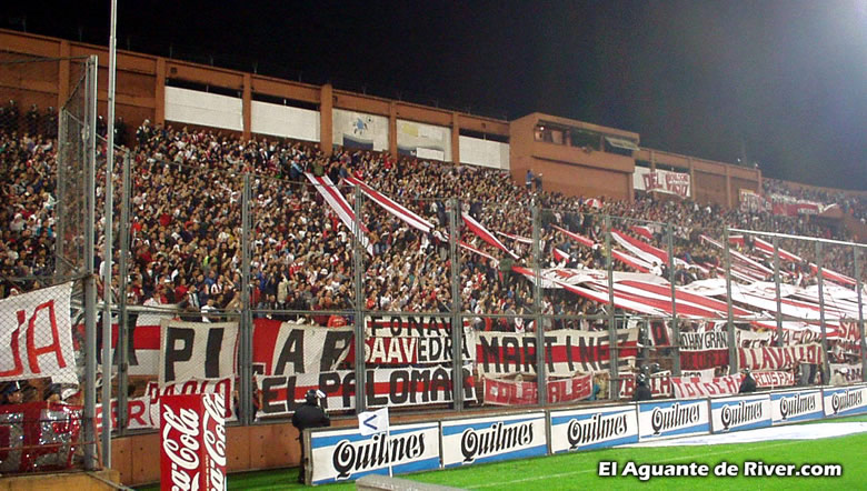 Chacarita Jrs vs River Plate (AP 2002) 4