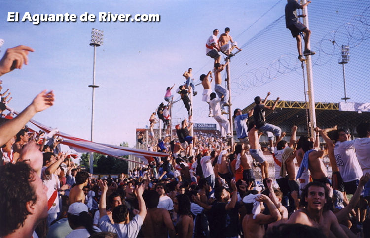 Lanus vs. River Plate (AP 2000) 12