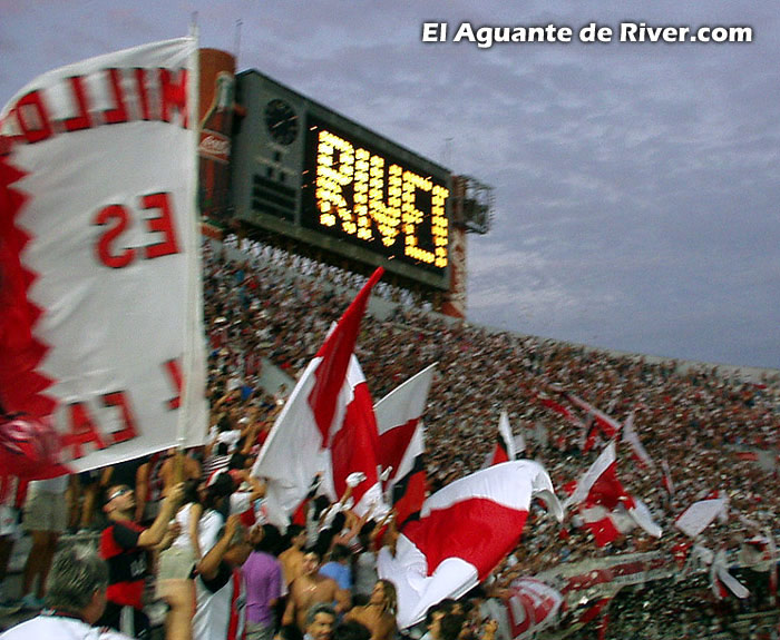 River Plate vs Chicago (CL 2002) 5