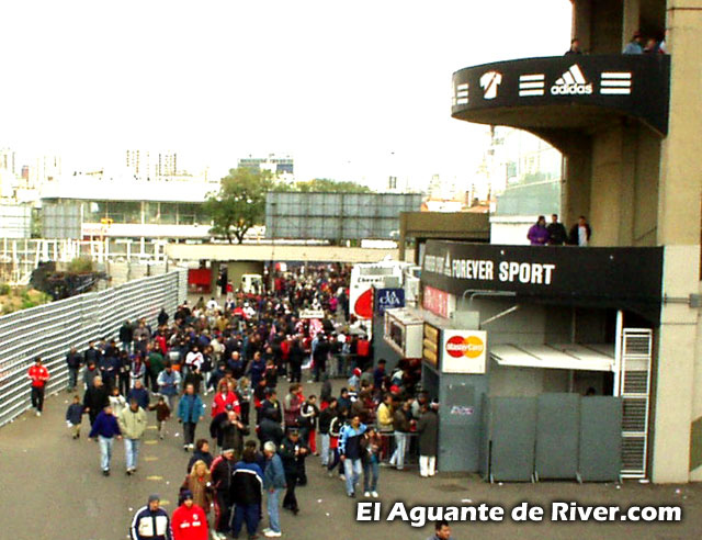 River Plate vs Huracan (AP 2002) 6