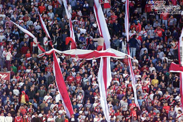 River Plate vs. Gimnasia LP (2001) 2