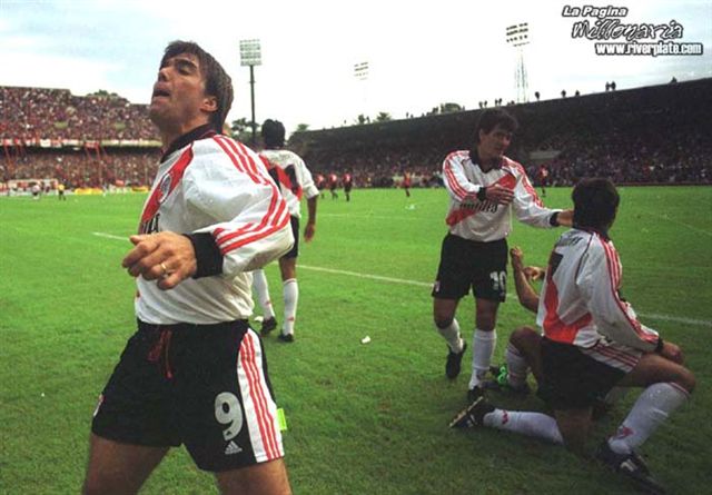 Newell's vs. River Plate (CL 2001) 1