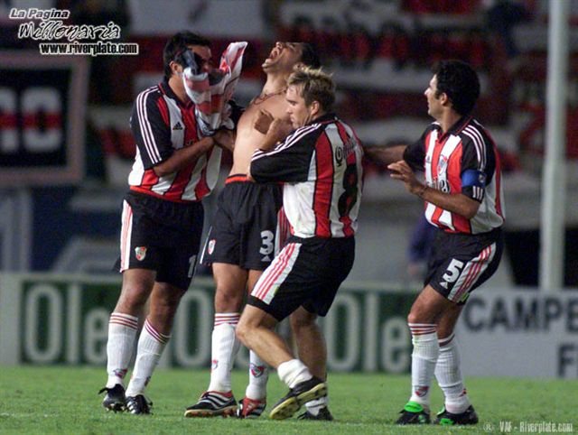 River Plate vs. Gimnasia LP (2001) 1