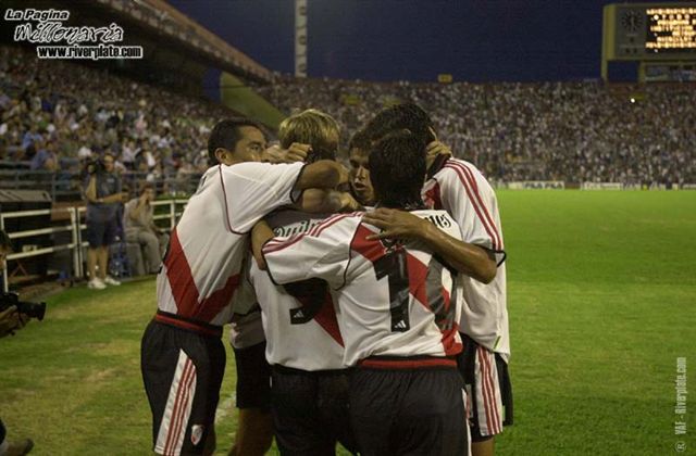 Velez Sarsfield vs. River Plate (CL 2001) 3