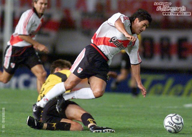 River Plate vs. Guarani (LIB 2001) 3