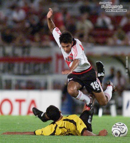 River Plate vs. Guarani (LIB 2001) 4