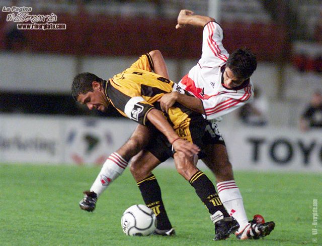 River Plate vs. The Strongest (LIB 2001) 3