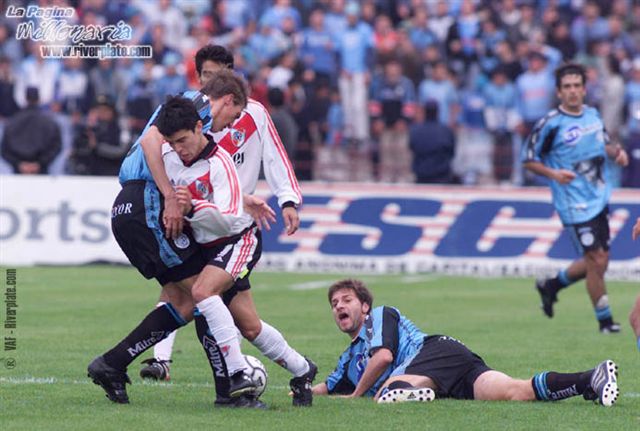 Belgrano CBA vs. River Plate (CL 2001) 4