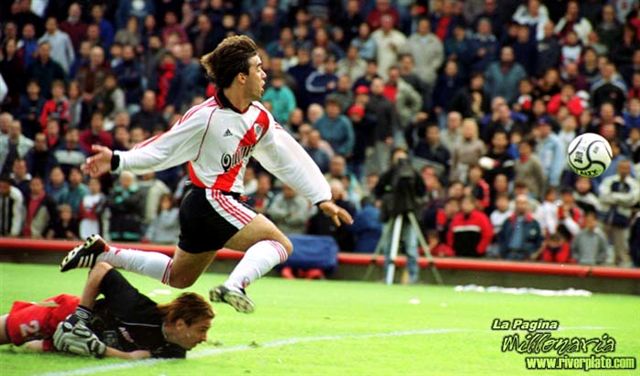 Newell's vs. River Plate (CL 2001) 5
