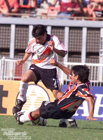 River Plate vs. Chacarita (CL 2001) 5