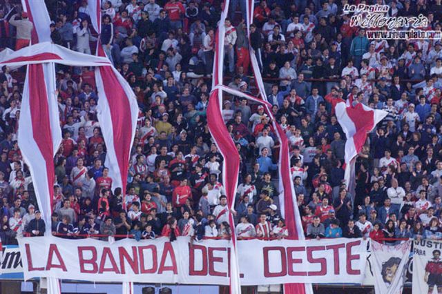 River Plate vs. Gimnasia LP (2001) 6