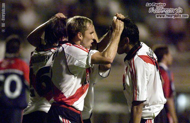 Unión Sta. Fe vs. River Plate (CL 2001) 4
