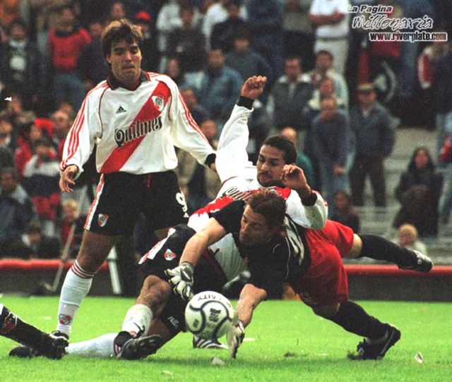 Newell's vs. River Plate (CL 2001) 6