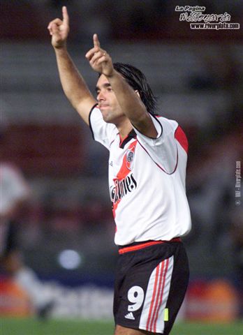 River Plate vs. Guarani (LIB 2001) 7