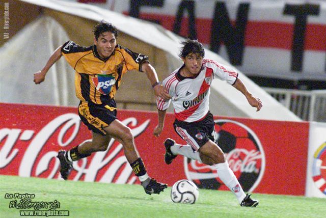 River Plate vs. The Strongest (LIB 2001) 5